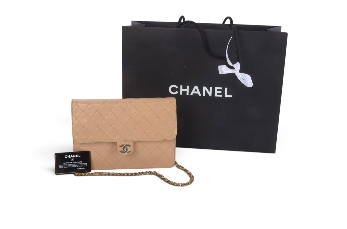 Chanel Classic Single Flap Bag Beige Lambskin Matelasse CC Lock Chain Shoulder Bag Vintage Designer