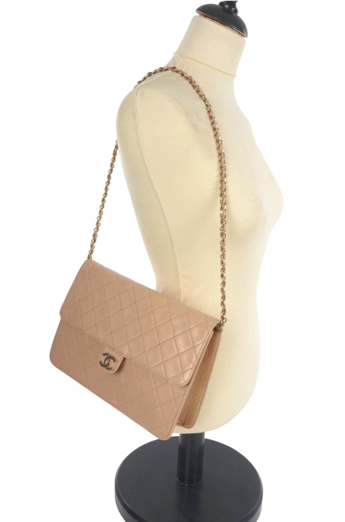 Chanel Classic Single Flap Bag Beige Lambskin Matelasse CC Lock Chain Shoulder Bag Vintage Designer