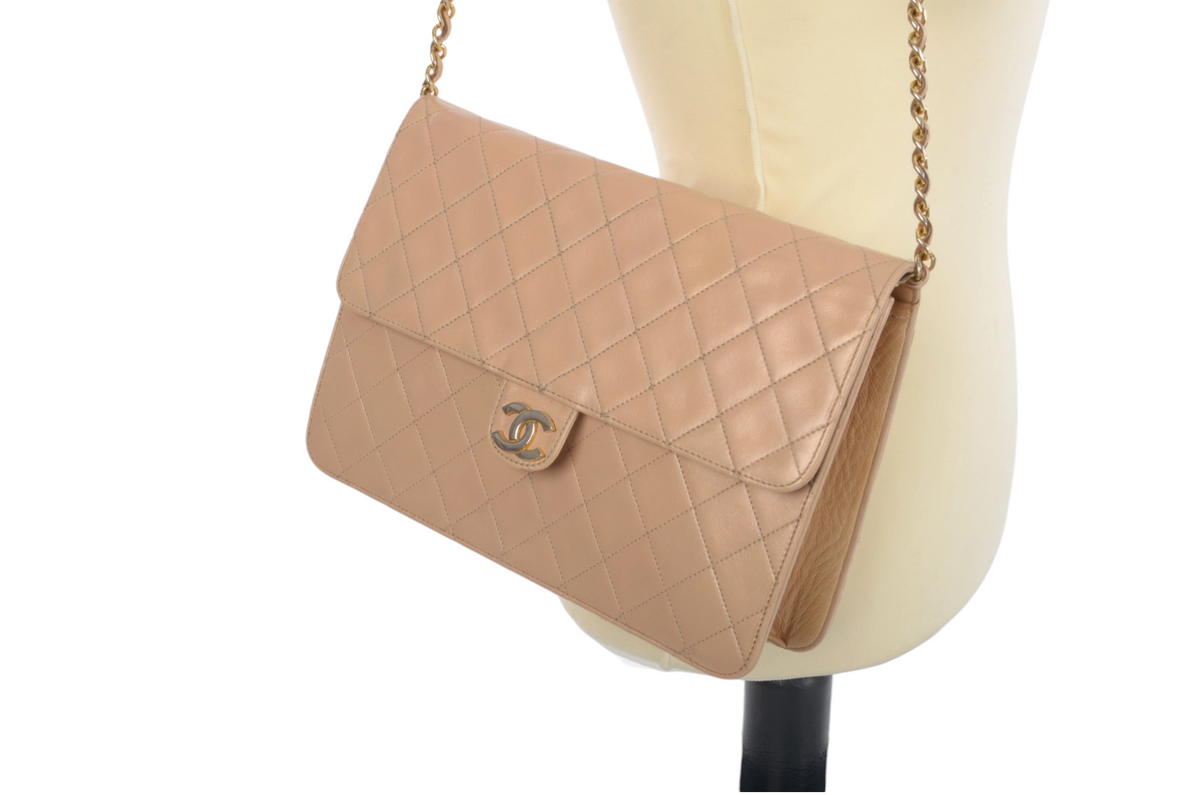 Chanel Classic Single Flap Bag Beige Lambskin Matelasse CC Lock Chain Shoulder Bag Vintage Designer