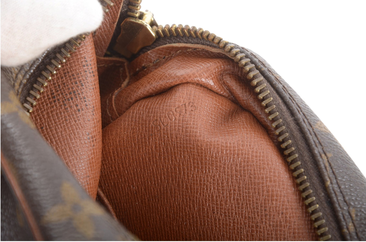 Louis Vuitton Compiegne 28 Pouch Clutch Makeup Toilet Bag Monogram Vintage Designer Classic