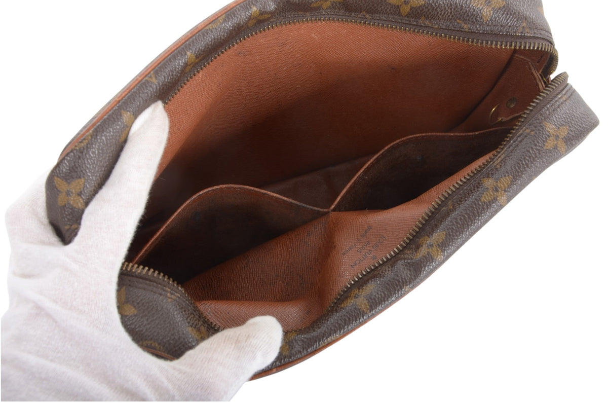 Louis Vuitton Compiegne 28 Pouch Clutch Makeup Toilet Bag Monogram Vintage Designer Classic