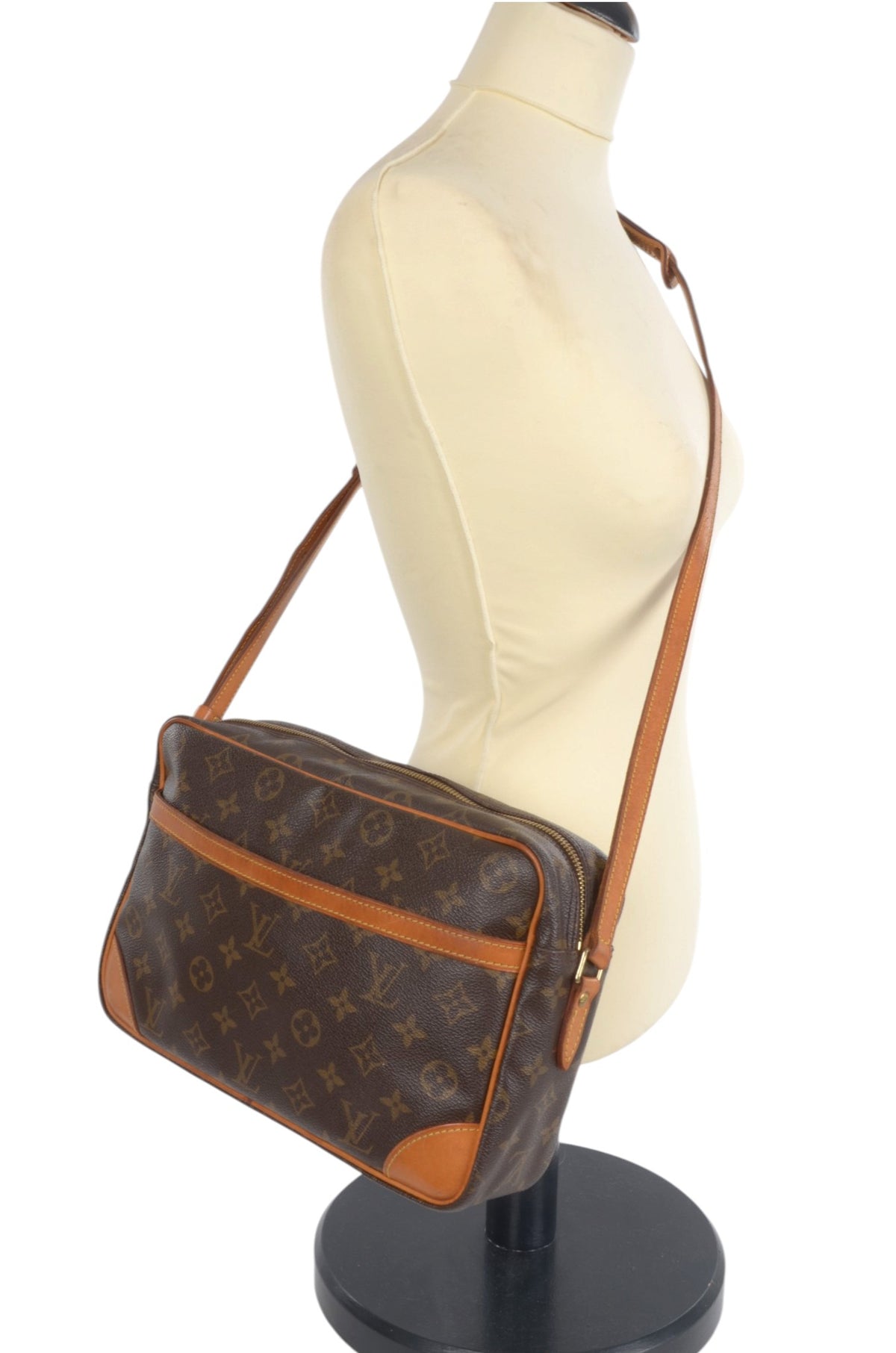 Louis Vuitton Vintage Trocadero 27 Crossbody Bag Monogram Shoulder Bag Designer Classic Authentic Luxury
