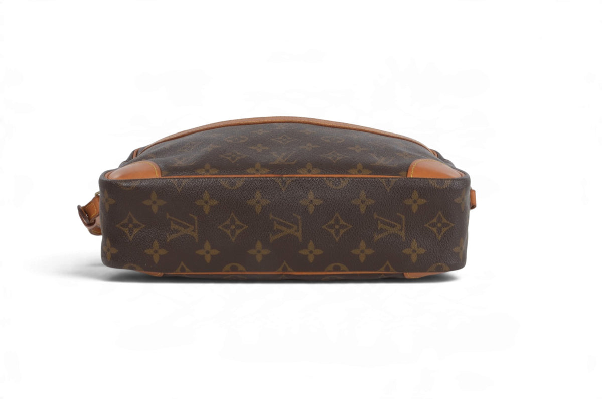 Louis Vuitton Vintage Trocadero 27 Crossbody Bag Monogram Shoulder Bag Designer Classic Authentic Luxury