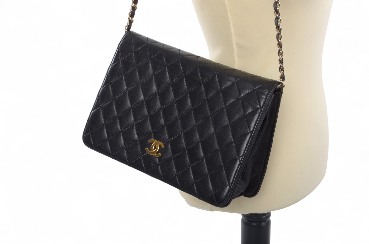 Chanel Classic Single Flap Bag Black Lambskin Matelasse CC Lock Chain Shoulder Bag Vintage Designer