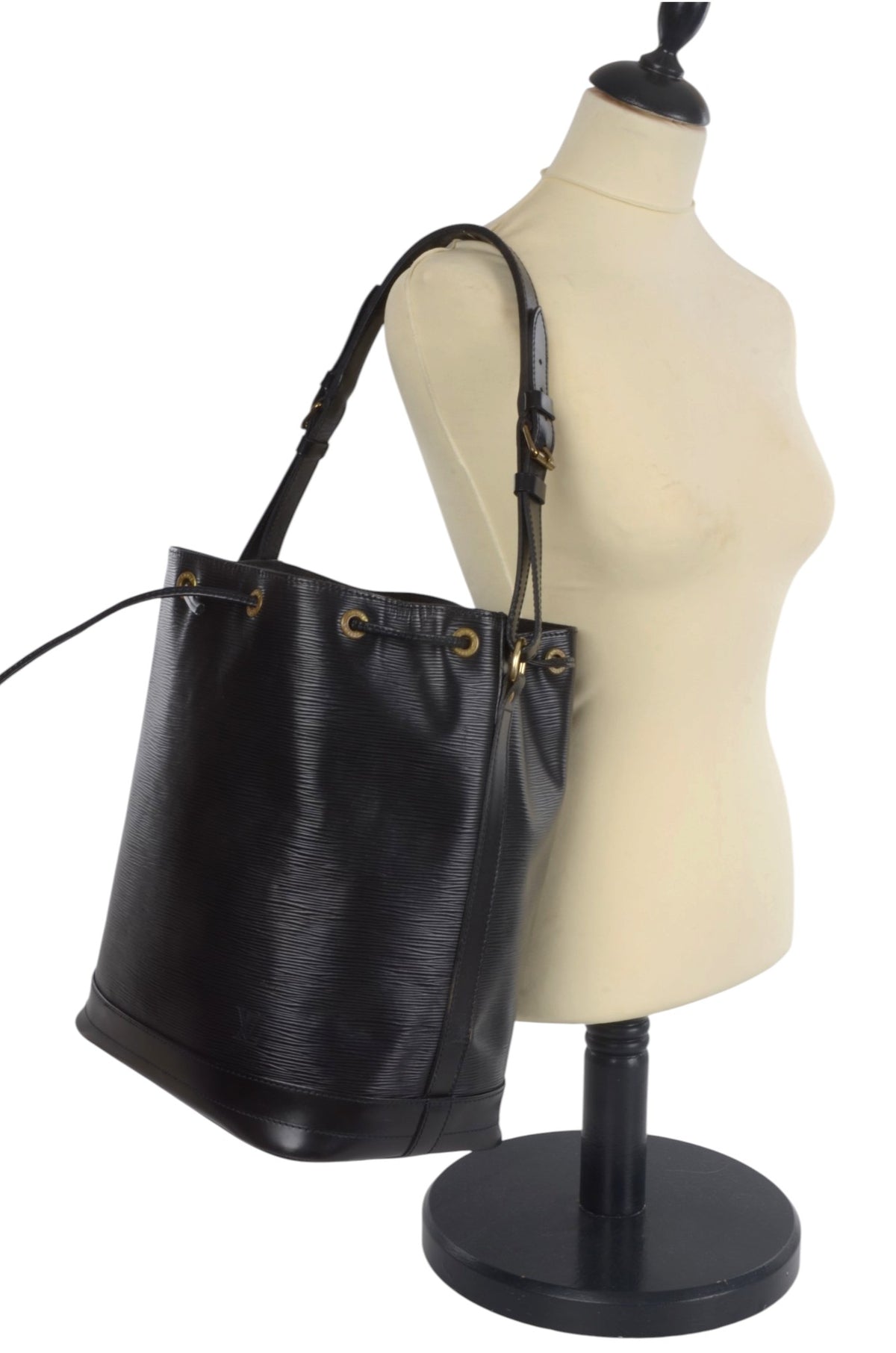 Louis Vuitton Noe Shoulder Bag Epi Leather Black Vintage Designer Classic