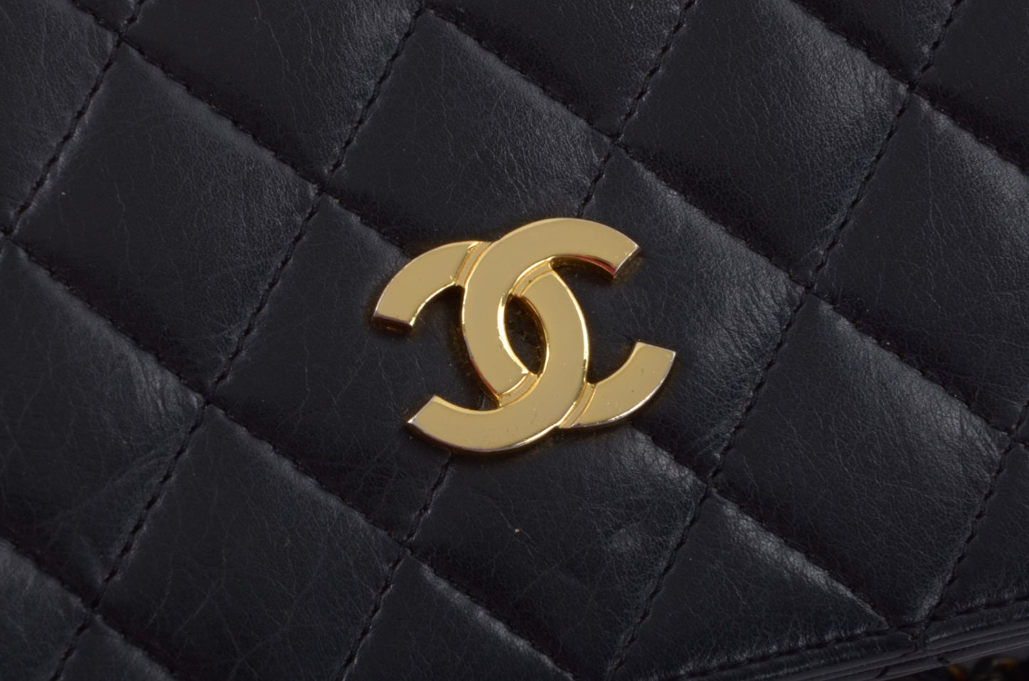 Chanel Classic Single Flap Bag Black Lambskin Matelasse CC Lock Chain Shoulder Bag Vintage Designer