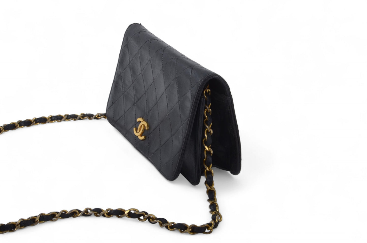 Chanel Classic Chain Shoulder Bag Black Lambskin Matelasse CC Lock Vintage Designer