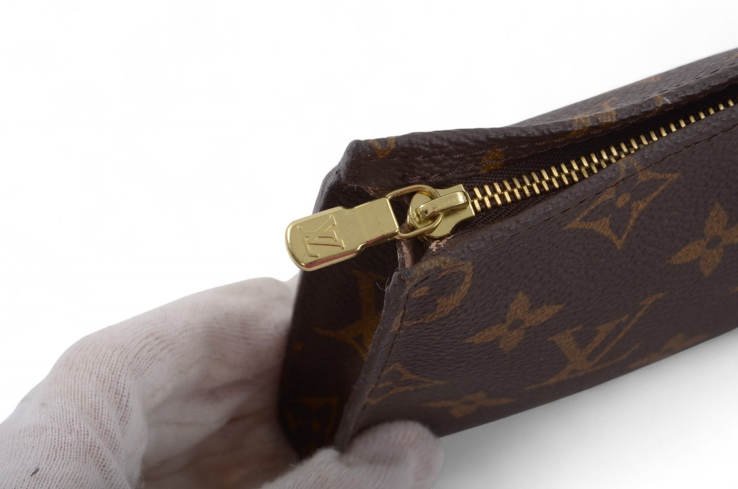 Louis Vuitton Pochette Toilette 17 Pouch Clutch Makeup Toilet Bag Monogram Vintage Crossbody Designer Classic