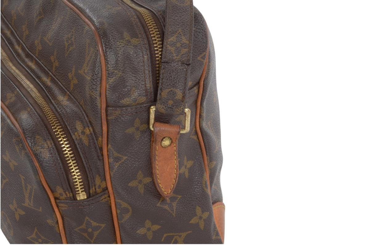 Louis Vuitton Nile M45244 Monogram Canvas Crossbody Bag – Vintage