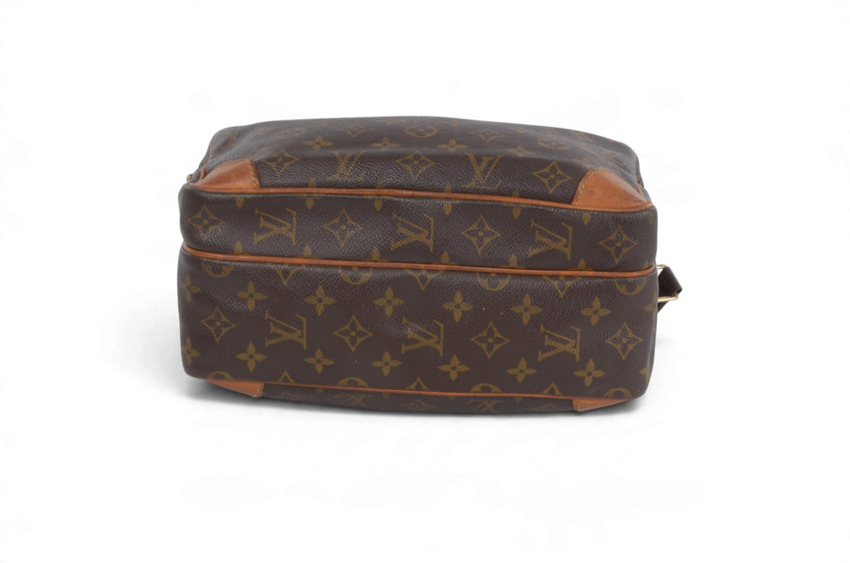 Louis Vuitton Nile M45244 Monogram Canvas Crossbody Bag – Vintage
