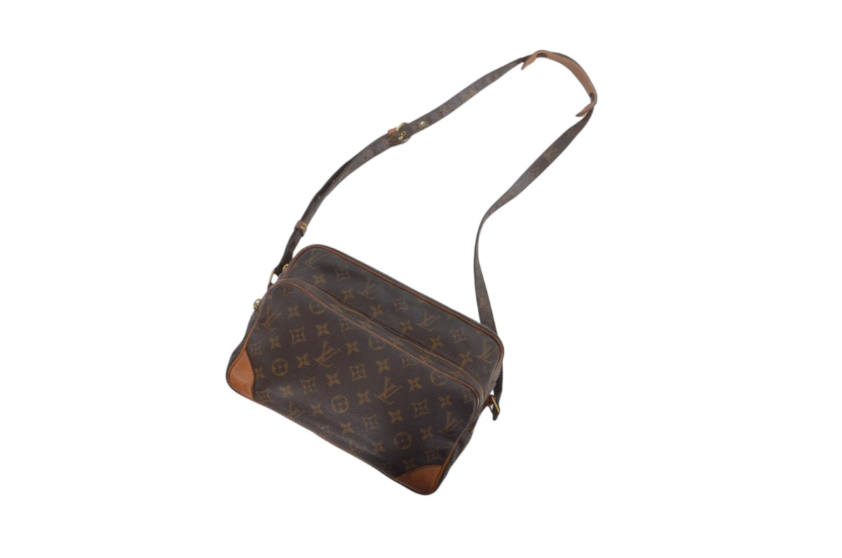 Louis Vuitton Nile M45244 Monogram Canvas Crossbody Bag – Vintage