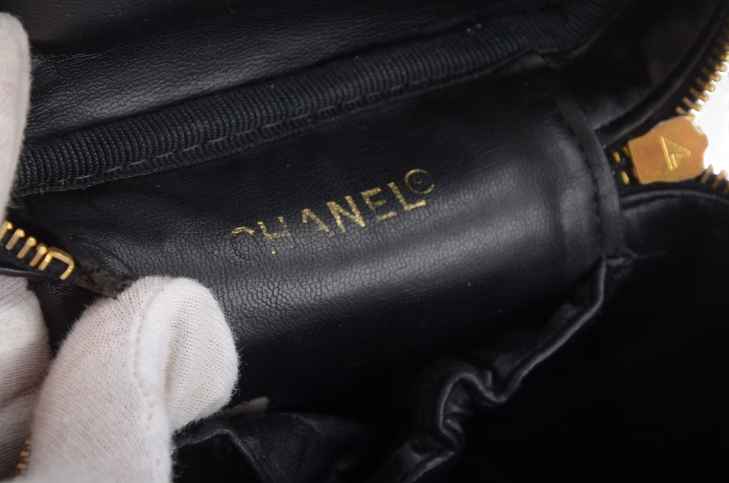 Chanel Quilted Vanity Toiletry Bag CC Logo Vintage Lambskin Leather Black Make Up Pouch