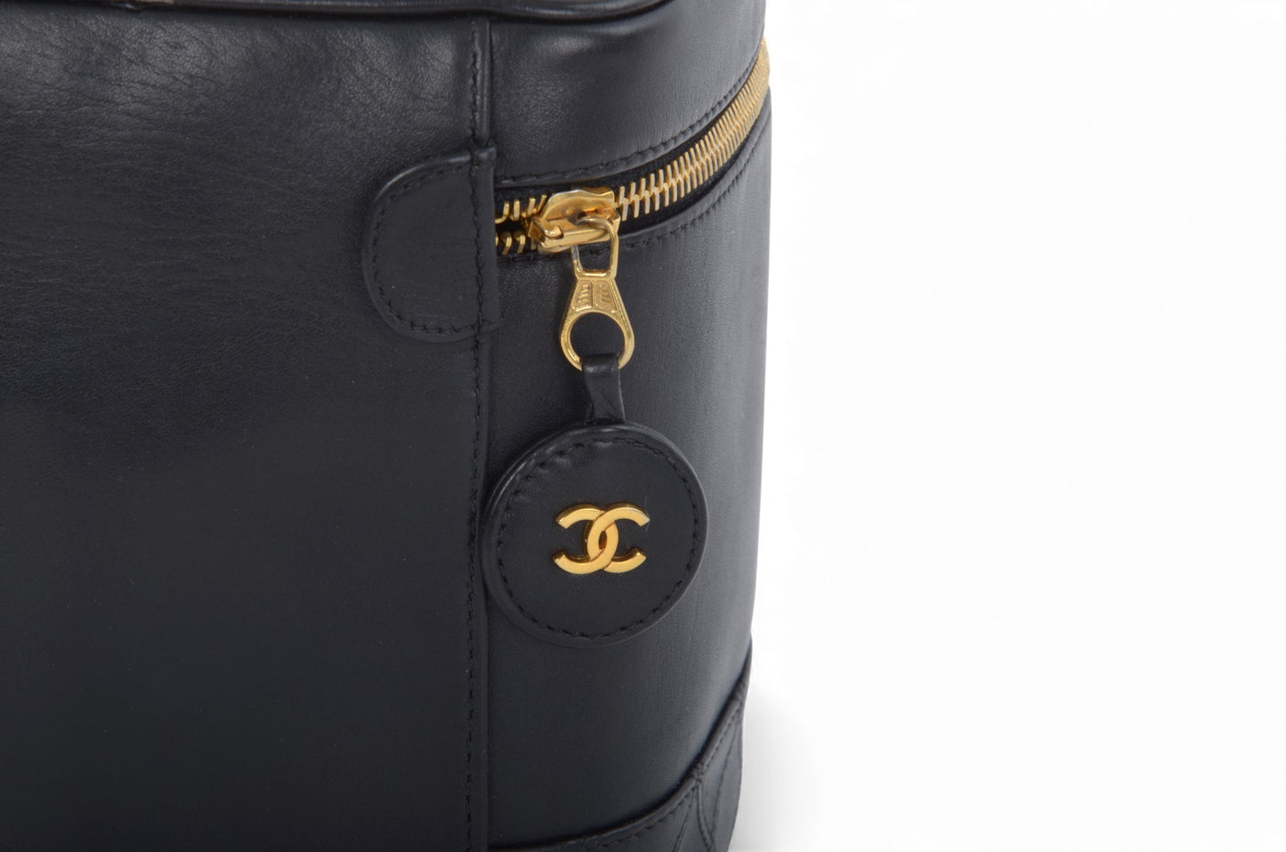 Chanel Quilted Vanity Toiletry Bag CC Logo Vintage Lambskin Leather Black Make Up Pouch