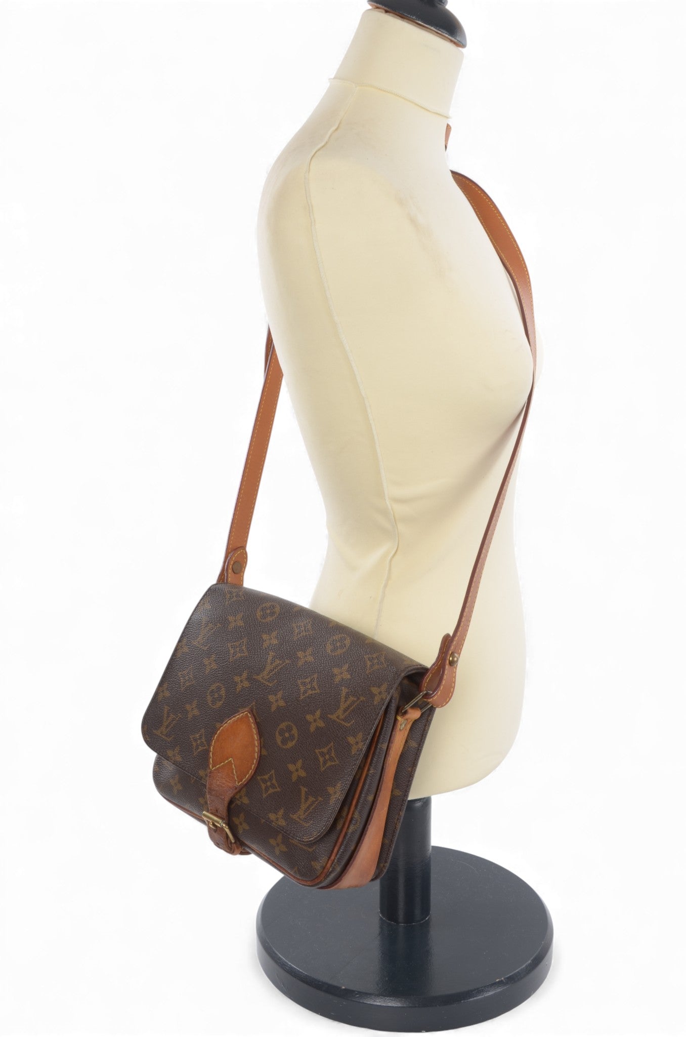 Louis Vuitton Cartesier MM Vintage Crossbody Shoulder Bag Monogram Designer Classic