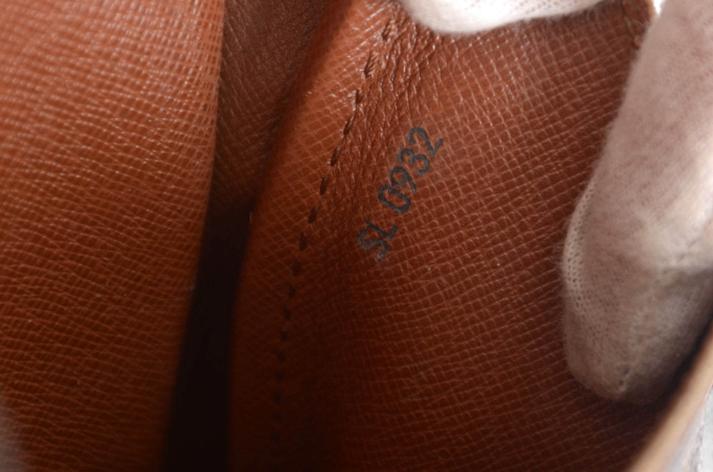 Louis Vuitton Cartesier MM Vintage Crossbody Shoulder Bag Monogram Designer Classic